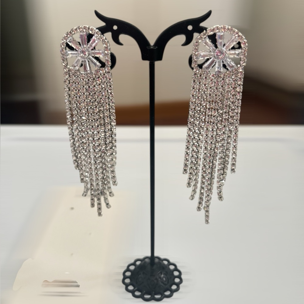 Muxi Design Art Nouveau Crystal Fringe Drop Earrings in Silver New on Card